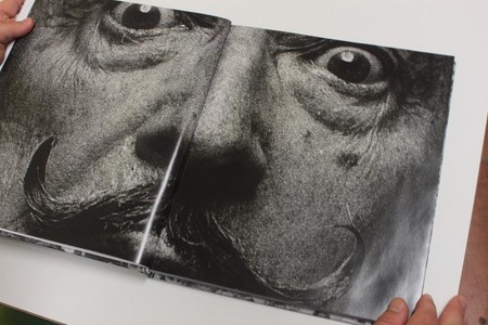 Un libro titulado "Españoles...Franco ha muerto", el Mes de la Fotografía, el Camino de Santiago y más: Galaxia Xataka Foto