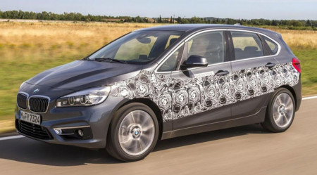 BMW va a hibridar el BMW Serie 2 Active Tourer y también le va a poner una toma de corriente