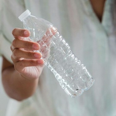 Poca gente lo sabe, pero este es el máximo de veces que debes rellenar tu botella de agua de plástico