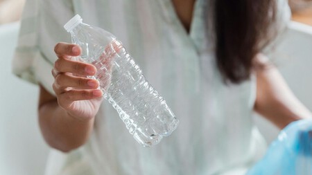 Poca gente lo sabe, pero este es el máximo de veces que debes rellenar tu botella de agua de plástico