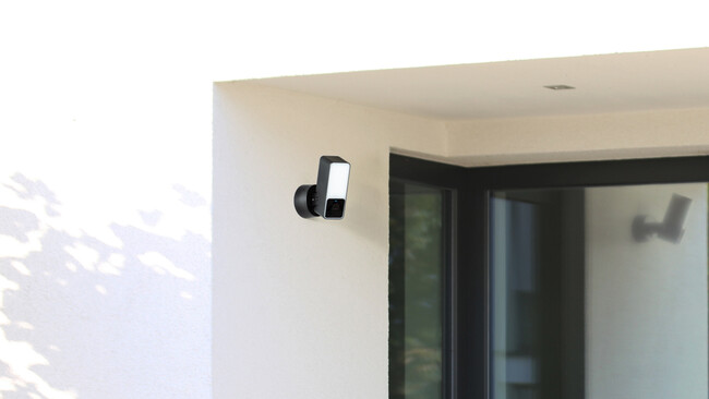 Eve Outdoor Cam Lifestyle