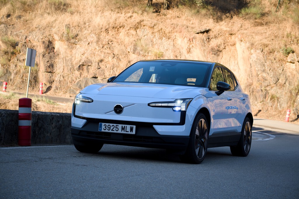 Volvo EX30, análisis: es fácil comprender por qué se vende tanto este coche eléctrico que tiene en Tesla un claro referente