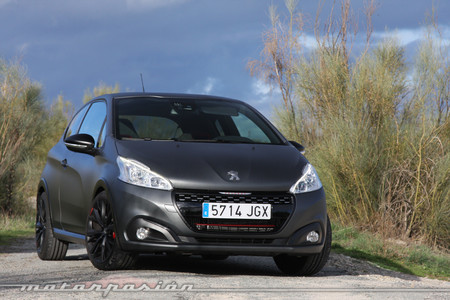 Probamos el Peugeot 208 GTi by Peugeot Sport y por todo esto no queríamos bajarnos de él