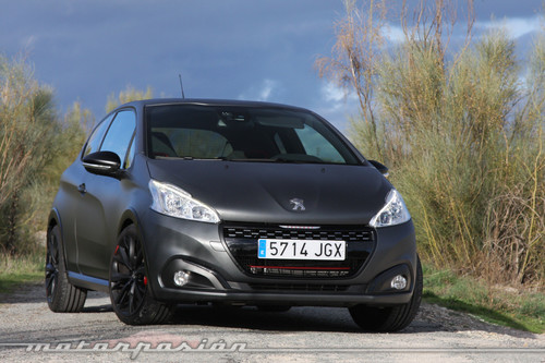 Probamos el Peugeot 208 GTi by Peugeot Sport y por todo esto no queríamos bajarnos de él