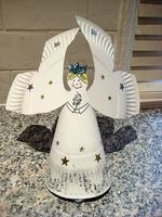Cómo hacer un ángel de Navidad con un plato de cartón
