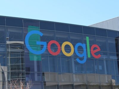 Google despide a una investigadora que atribuye la decisión a su denuncia del sesgo en la inteligencia artificial