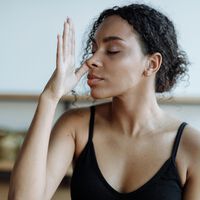 La técnica que sólo necesita 5 minutos al día y puede reducir el estrés y la ansiedad más que la meditación 