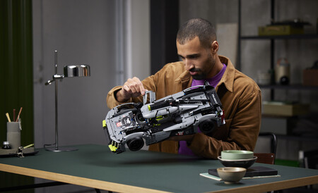 Peugeot 9x8 24H Le Mans Hybrid Hypercar LEGO Technic