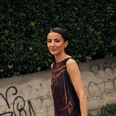 Acaba de llegar a Massimo Dutti el vestido largo de lino color chocolate más estiloso del verano