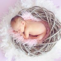 	
101 nombres cortos y originales para niñas