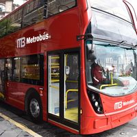 ¿Cómo son los camiones de doble piso que estrenará el transporte público de la CDMX?