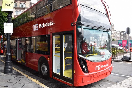 ¿Cómo son los camiones de doble piso que estrenará el transporte público de la CDMX?