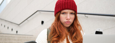 Qué es el 'orbiting', la forma ambigua de relacionarse que confunde a los adolescentes 