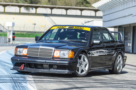 Este Mercedes-Benz 190 E 2.5-16 Evo II de Grupo A es una copia del original... ¡para circuito!