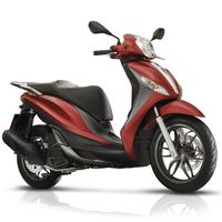 El Piaggio Medley 150 de rueda alta llega al mercado con más potencia y desde 3.379 euros