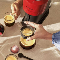 El Corte Inglés rebaja esta cafetera de cápsulas Nespresso para que disfrutes del buen café en tu casa o en la playa 