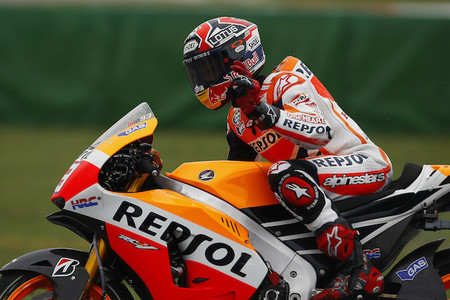 MotoGP Japón 2014: el tifón Vongfong llega a tiempo para el posible título de Marc Márquez