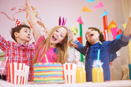 Invitar a toda la clase al cumpleaños de tu hijo, ¿sí o no?