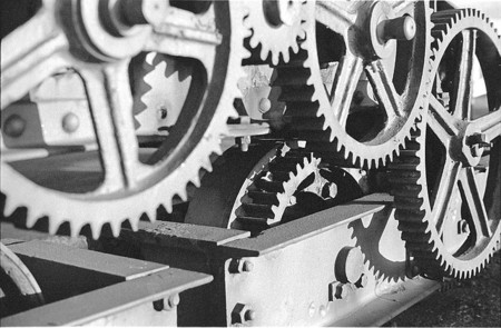 ¿Es factible y realista reindustrializar a España?