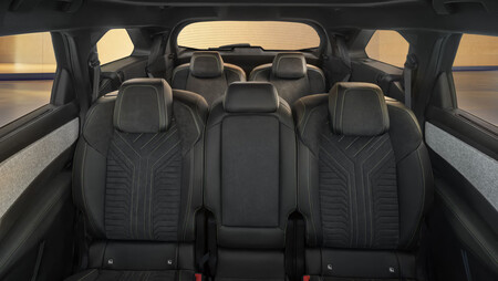 peugeot 5008 interior