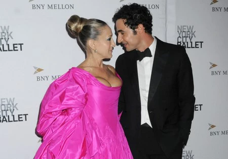 Zac Posen cierra, pero estos 23 vestidos de alfombra roja nos harán recordar la firma para siempre