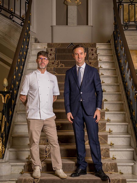 El Chef Paulo Airaudo Y Rafael Gonzalez Ensesa Director General Del Hotel Maria Cristina