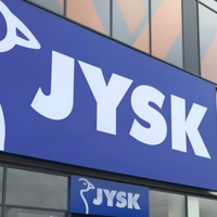 Jysk liquida la mesa escritorio elegante y con almacenaje perfecta para estudiar o teletrabajar por menos de 40 euros 