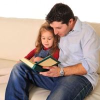 "Y el lobo no se comió a Caperucita", los padres cambiamos los finales de los cuentos clásicos por ser violentos o políticamente incorrectos