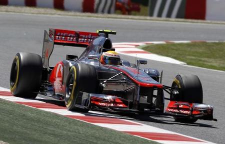 Lewis Hamilton saldrá desde la última posición y Pastor Maldonado hereda la pole position