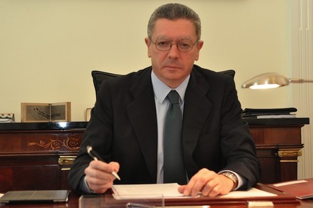 La criminalización del enlace de Gallardón, atentado a la economía de la red