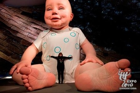 Miguelín, el bebé gigante en la Expo de Shangai
