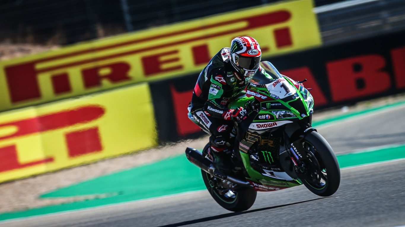 Jonathan Rea marca territorio ganando en MotorLand tras un duelo apasionante con Michael Ruben Rinaldi