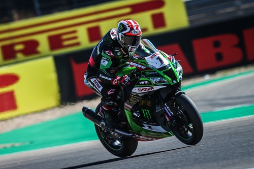 Jonathan Rea marca territorio ganando en MotorLand tras un duelo apasionante con Michael Ruben Rinaldi