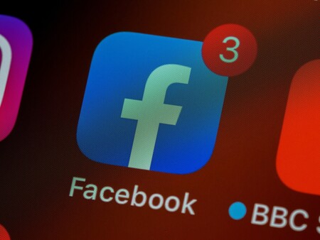 Algunos empleados de Facebook se quejan de su campaña contra Apple, calificándola de "cínica"