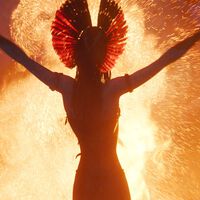 James Cameron vuelve a petarlo. Estos son todos los récords de taquilla que ya ha destrozado 'Avatar: Fuego y ceniza'