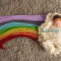La preciosa sesión de fotos de un bebé arco iris 