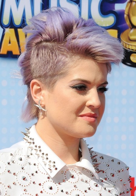 Toma corte de pelo que se ha marcado Kelly Osbourne