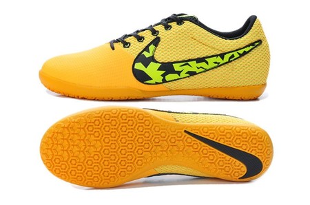 Super chollo en las zapatillas de fútbol ELASTICO PRO III IC de 44,95€ a sólo 17,95 € y con envío gratis