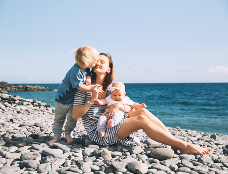 Siete hábitos de las madres felices que puedes poner en práctica desde hoy mismo