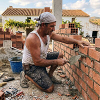 Le han hecho la casa tan mal que la justicia dice que es "inútil". Ahora pide que la derriben por peligrosa