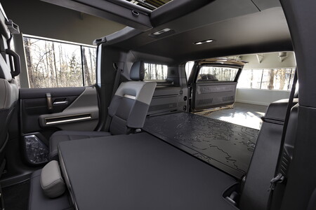 Hummer EV SUV 2024  7
