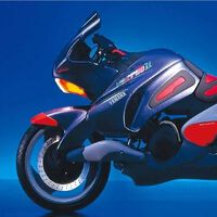 A Yamaha se le ocurrió hacer una moto que se adaptaba al cuerpo del piloto. Era tan surrealista como perfecta, y por eso terminó fracasando