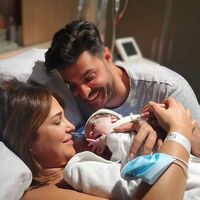 Paula Echevarría comparte una preciosa foto dando el pecho a su bebé recién nacido