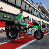 Xavi Forés y el Barni Racing lucen nuevos colores en San Marino en homenaje a Italia