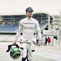 Michael Fassbender correrá en Le Mans, estirando la larga lista de famosos que huelen a gasolina