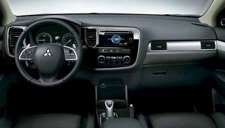 Mitsubishi Outlander PHEV salpicadero