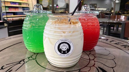 Guía de aguas frescas tricolor para la noche mexicana: de jamaica y horchata hasta sabores poco conocidos