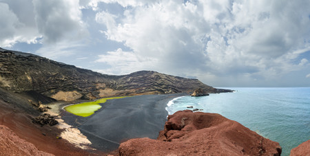 Descubre los increíbles colores de Lanzarote desde el aire