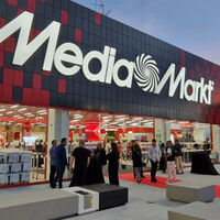 MediaMarkt pone contra las cuerdas a El Corte Inglés rebajando la cafetera con espumador al estilo barista por muy poco dinero  