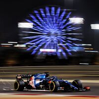 Fernando Alonso abandonó en su vuelta a la Fórmula 1 porque el envoltorio de un sándwich le bloqueó los frenos